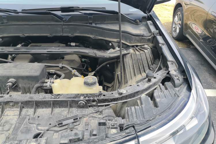 Used Ford Explorer 2023 EcoBoost 285 Four-Wheel Drive Titanium Edition 7-Seater Engine Bay Left