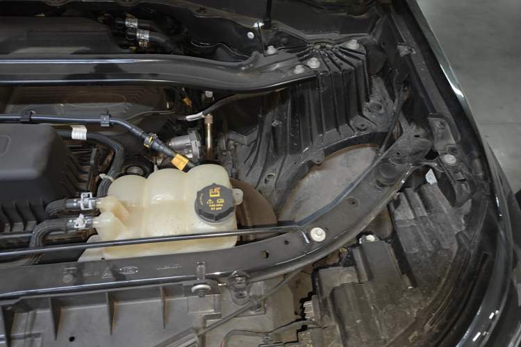 Used Ford Explorer 2023 EcoBoost 285 4x4 ST-LINE 6-Seater Engine Bay Left