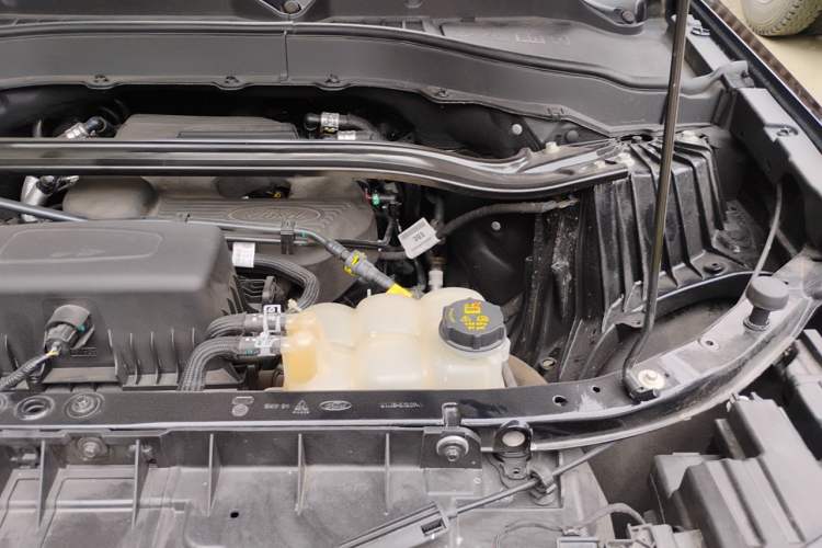 Used Ford Explorer 2023 EcoBoost 285 Four-Wheel Drive Titanium Edition 7-Seater Engine Bay Left