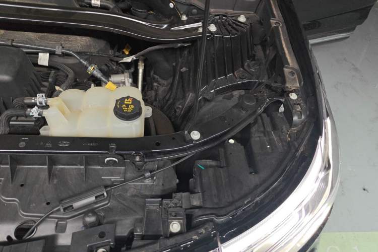 Used Ford Explorer 2023 EcoBoost 285 4x4 Trend Plus Edition 6 Seats Engine Bay Left