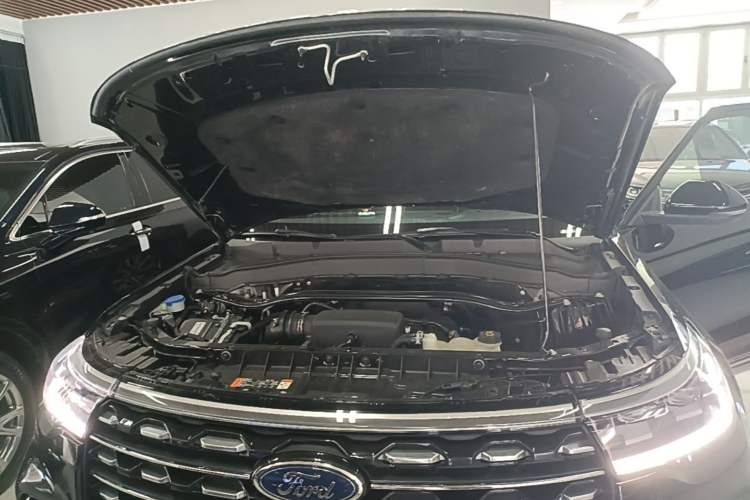 Used Ford Explorer 2023 EcoBoost 285 Four-Wheel Drive Titanium Edition 7-Seater Engine Bay