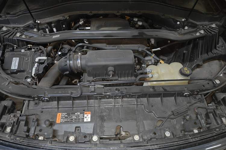 Used Ford Explorer 2023 EcoBoost 285 4x4 ST-LINE 6-Seater Engine Bay