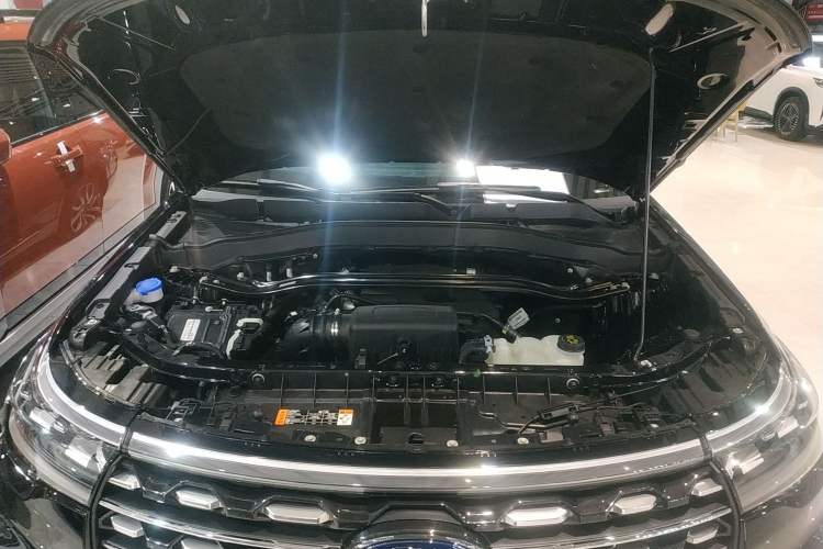 Used Ford Explorer 2023 EcoBoost 285 Four-Wheel Drive Titanium Edition 6 Seats Engine Bay