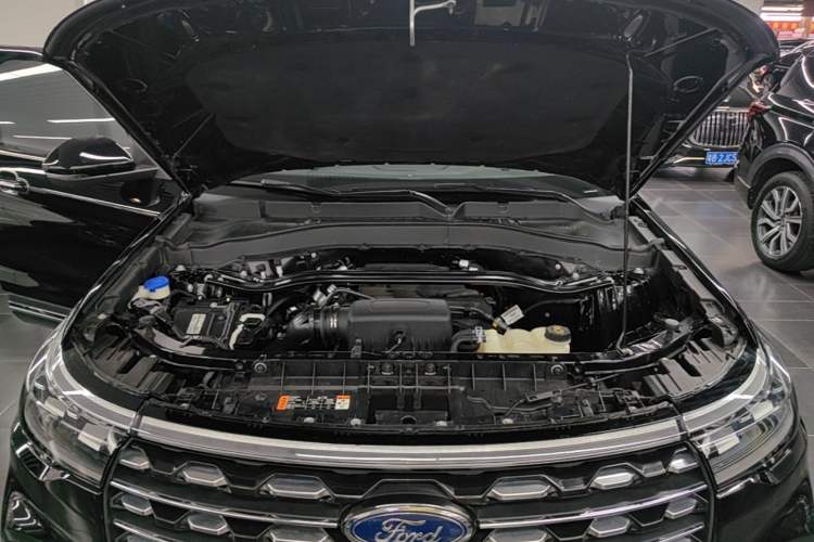 Used Ford Explorer 2023 EcoBoost 285 Four-Wheel Drive Titanium Edition 6 Seats Engine Bay
