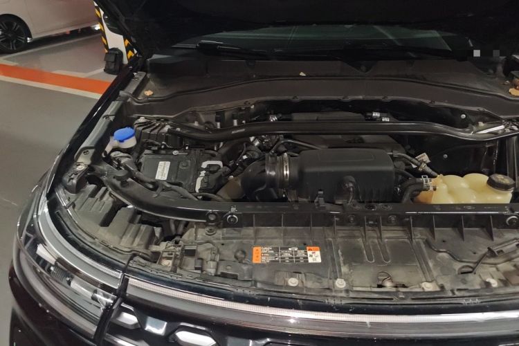 Used Ford Explorer 2023 EcoBoost 285 Four-Wheel Drive Titanium Edition 6 Seats Engine Bay Right