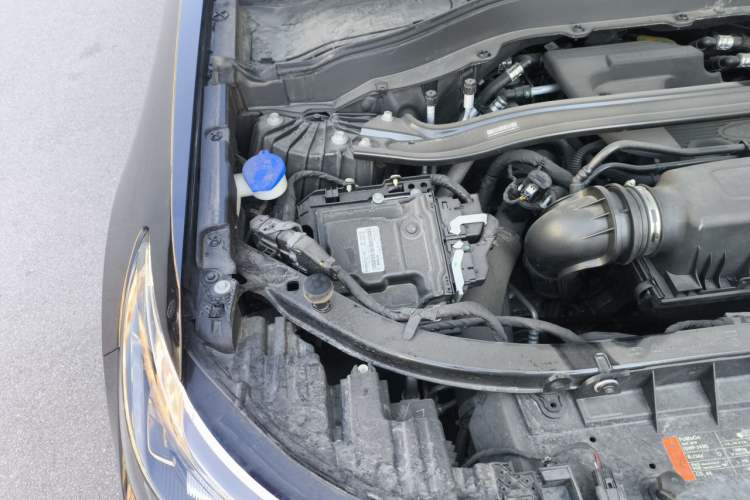 Used Ford Explorer 2023 EcoBoost 285 Four-Wheel Drive Titanium Edition 7-Seater Engine Bay Right