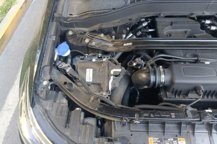 Used Ford Explorer 2023 EcoBoost 285 Four-Wheel Drive Titanium Edition 6 Seats Engine Bay Right