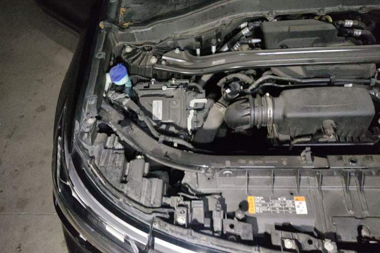 Used Ford Explorer 2023 EcoBoost 285 Four-Wheel Drive Titanium Edition 7-Seater Engine Bay Right