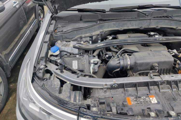 Used Ford Explorer 2023 EcoBoost 285 Four-Wheel Drive Titanium Edition 7-Seater Engine Bay Right