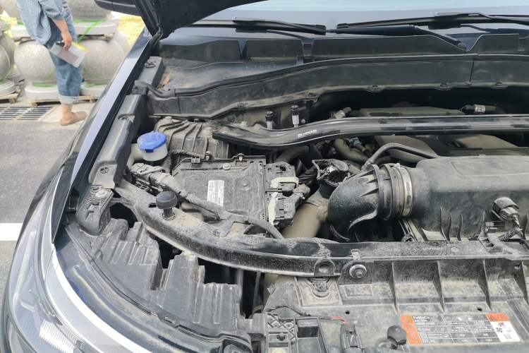 Used Ford Explorer 2023 EcoBoost 285 Four-Wheel Drive Titanium Edition 7-Seater Engine Bay Right