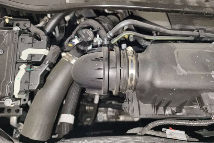 Used Ford Explorer 2023 EcoBoost 285 Four-Wheel Drive Titanium Edition 7-Seater Engine Bay Right