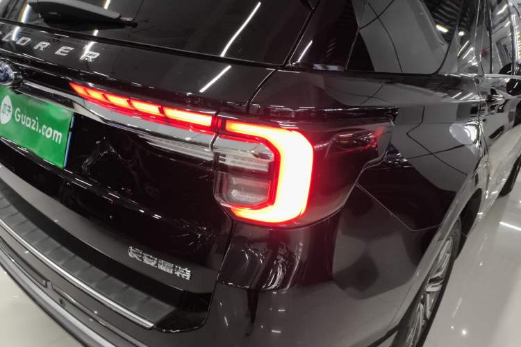 Used Ford Explorer 2023 EcoBoost 285 Four-Wheel Drive Titanium Edition 7-Seater Exterior 3