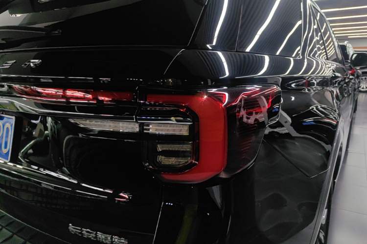 Used Ford Explorer 2023 EcoBoost 285 Four-Wheel Drive Titanium Edition 7-Seater Exterior 3