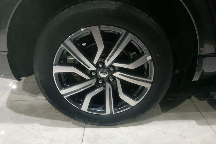 Used Ford Explorer 2023 EcoBoost 285 Four-Wheel Drive Titanium Edition 6 Seats Exterior 5