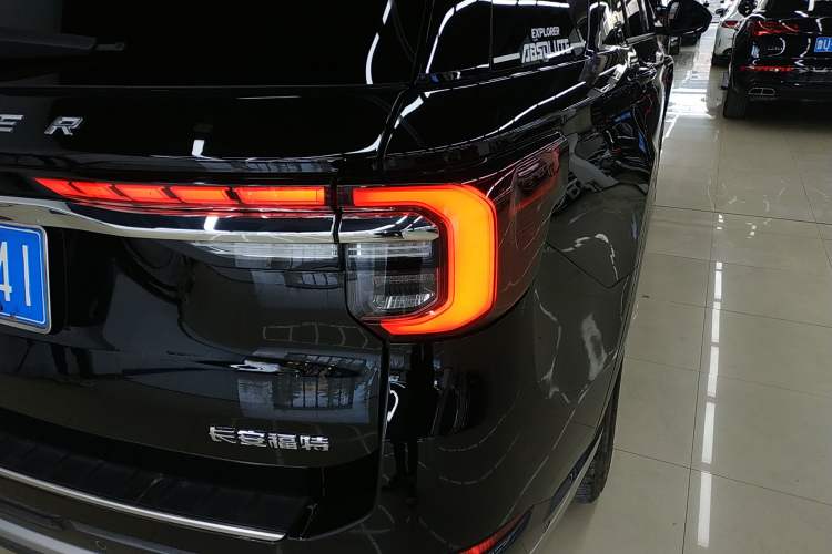 Used Ford Explorer 2023 EcoBoost 285 Four-Wheel Drive Titanium Edition 7-Seater Exterior 6