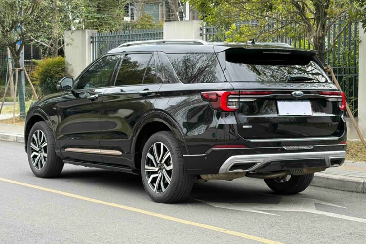 Used Ford Explorer 2023 EcoBoost 285 Four-Wheel Drive Red Gold Edition 6 Seats Exterior 7