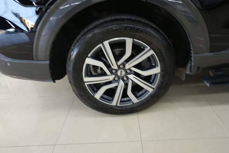 Used Ford Explorer 2023 EcoBoost 285 Four-Wheel Drive Titanium Edition 7-Seater Exterior 8