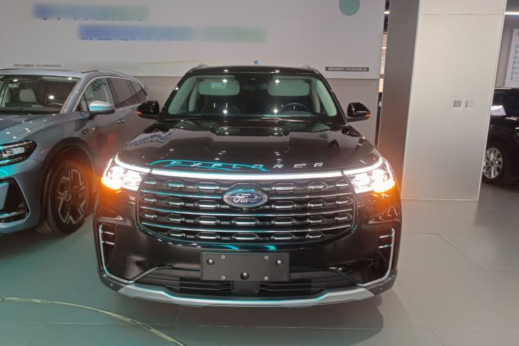 Used Ford Explorer 2023 EcoBoost 285 Four-Wheel Drive Titanium Edition 6 Seats Front