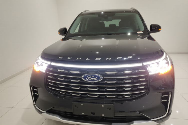 Used Ford Explorer 2023 EcoBoost 285 Four-Wheel Drive Titanium Edition 7-Seater Front
