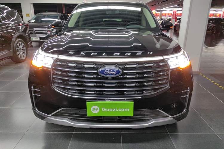 Used Ford Explorer 2023 EcoBoost 285 Four-Wheel Drive Titanium Edition 6 Seats Front