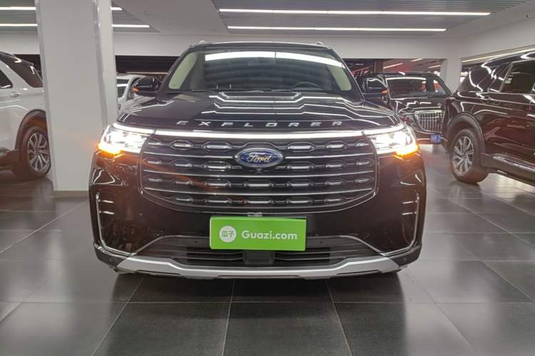 Used Ford Explorer 2023 EcoBoost 285 Four-Wheel Drive Titanium Edition 6 Seats Front