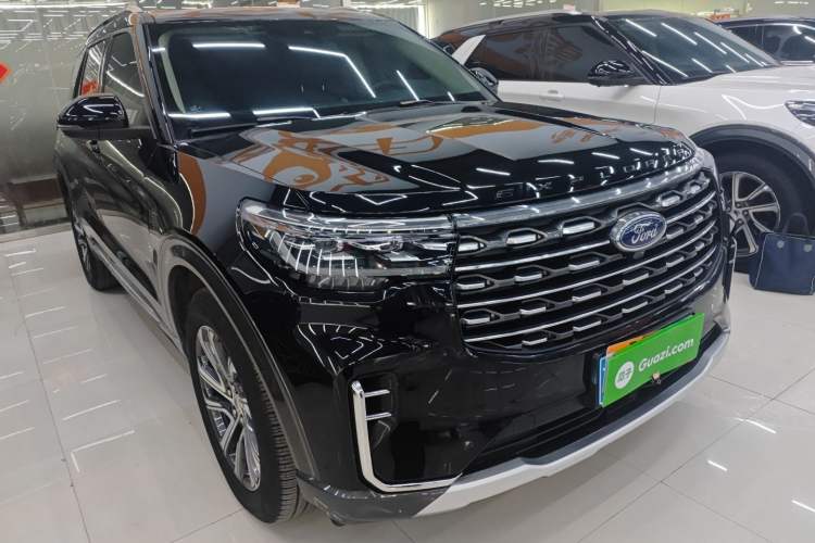 Used Ford Explorer 2023 EcoBoost 285 Four-Wheel Drive Stylish Plus Version 7 Seats Front Right 45 Deg