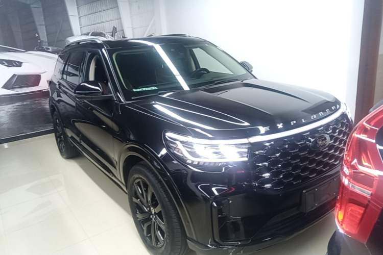 Used Ford Explorer 2023 EcoBoost 285 Four-Wheel Drive Titanium Edition 6 Seats Front Right 45 Deg