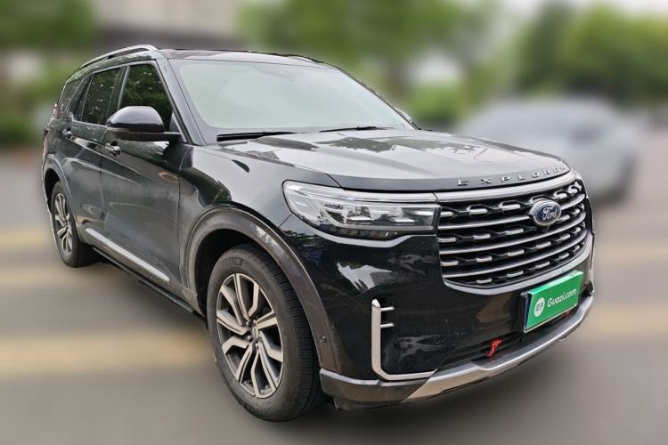 Used Ford Explorer 2023 EcoBoost 285 Four-Wheel Drive Titanium Edition 7-Seater Front Right 45 Deg