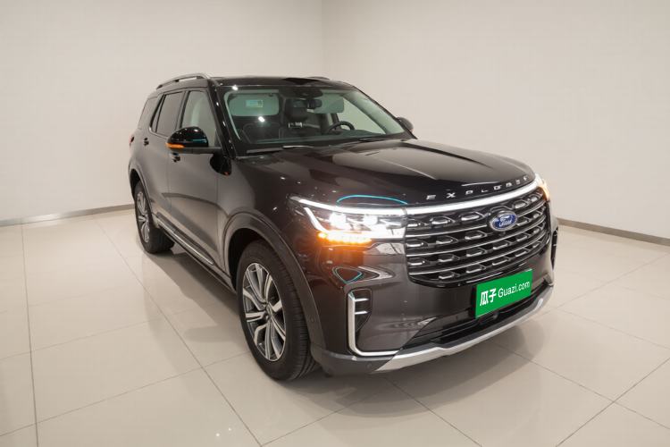Used Ford Explorer 2023 EcoBoost 285 Four-Wheel Drive Titanium Edition 6 Seats Front Right 45 Deg