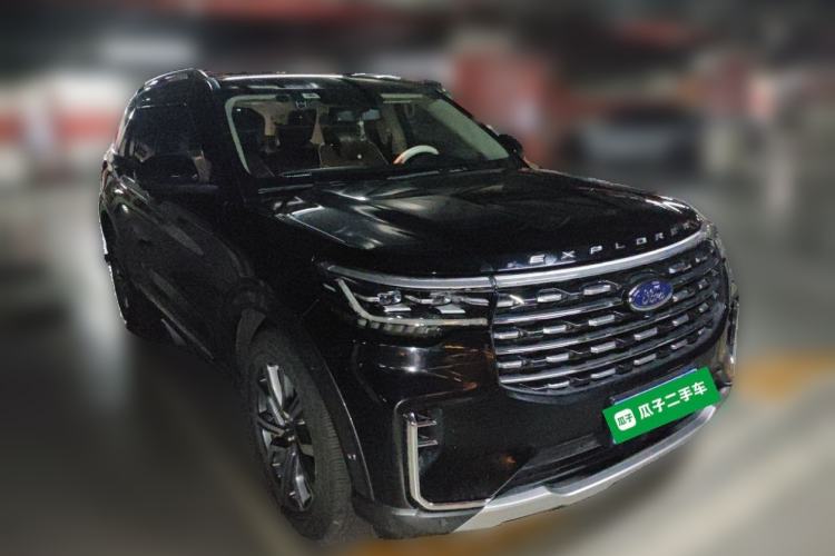 Used Ford Explorer 2023 EcoBoost 285 Four-Wheel Drive Titanium Edition 7-Seater Front Right 45 Deg