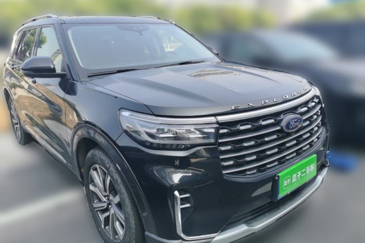 Used Ford Explorer 2023 EcoBoost 285 Four-Wheel Drive Titanium Edition 7-Seater Front Right 45 Deg