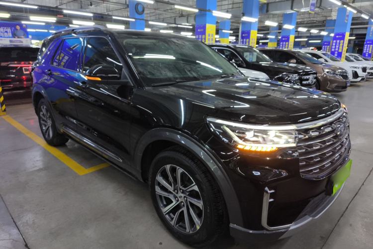 Used Ford Explorer 2023 EcoBoost 285 Four-Wheel Drive Stylish Plus Version 7 Seats Front Right 45 Deg