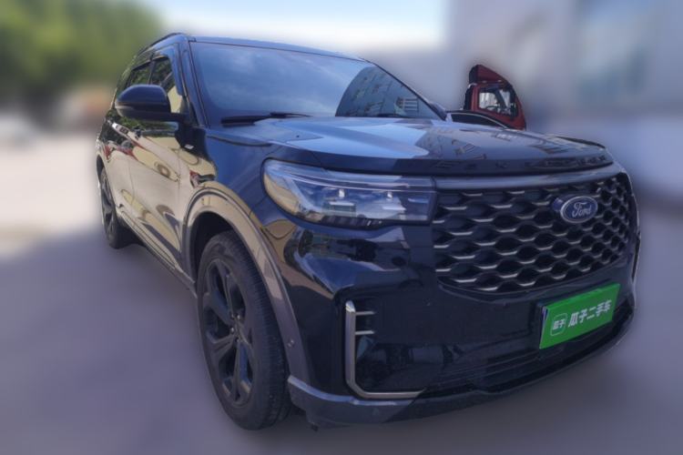Used Ford Explorer 2023 EcoBoost 285 4x4 ST-LINE 6-Seater Front Right 45 Deg