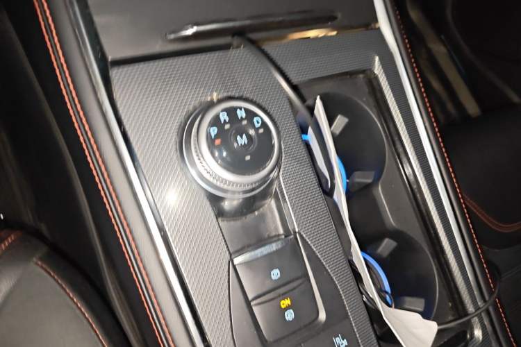 Used Ford Explorer 2023 EcoBoost 285 4x4 ST-LINE 6-Seater Gear Lever