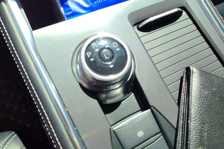 Used Ford Explorer 2023 EcoBoost 285 4x4 Trend Plus Edition 6 Seats Gear Lever