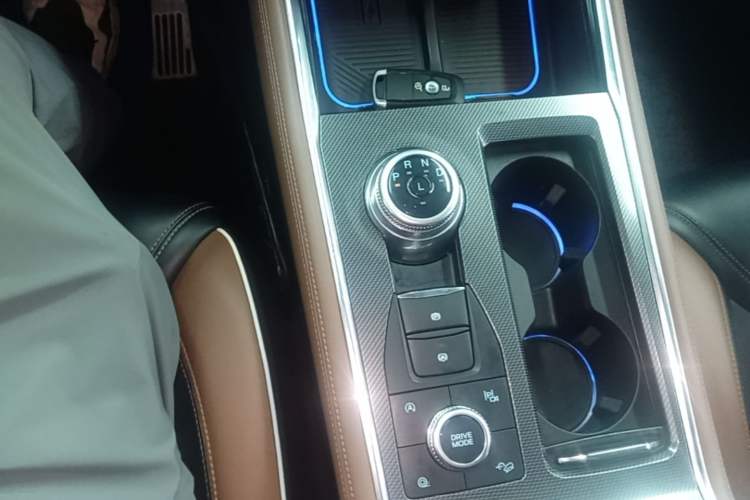 Used Ford Explorer 2023 EcoBoost 285 Four-Wheel Drive Titanium Edition 6 Seats Gear Lever