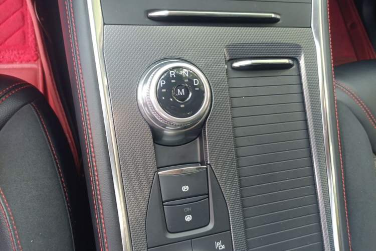 Used Ford Explorer 2023 EcoBoost 285 4x4 ST-LINE 6-Seater Gear Lever