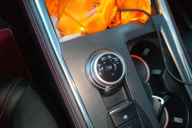 Used Ford Explorer 2023 EcoBoost 285 4x4 ST-LINE 6-Seater Gear Lever