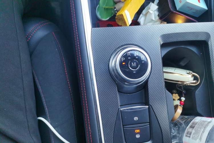 Used Ford Explorer 2023 EcoBoost 285 4x4 ST-LINE 6-Seater Gear Lever