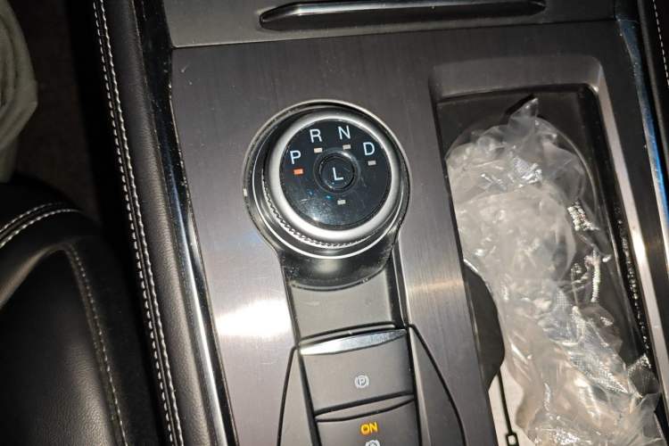 Used Ford Explorer 2023 EcoBoost 285 4x4 Trend Plus Edition 6 Seats Gear Lever
