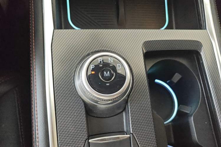 Used Ford Explorer 2023 EcoBoost 285 4x4 ST-LINE 6-Seater Gear Lever
