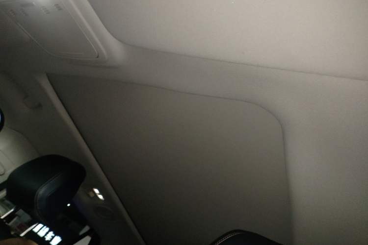 Used Ford Explorer 2023 EcoBoost 285 Four-Wheel Drive Titanium Edition 7-Seater Headliner