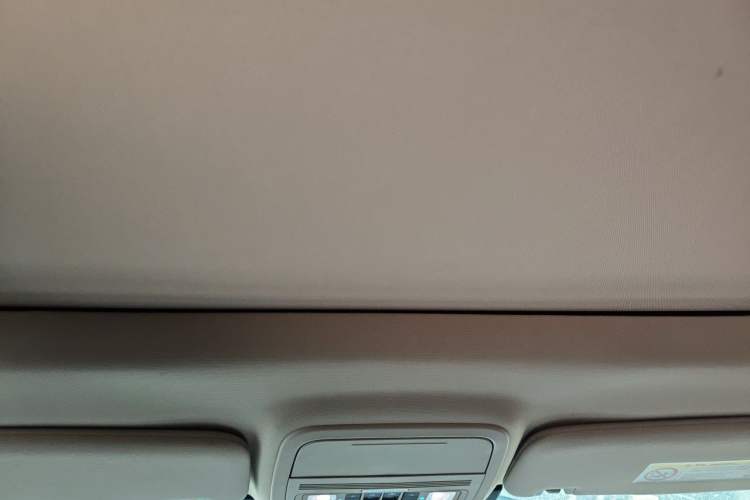 Used Ford Explorer 2023 EcoBoost 285 Four-Wheel Drive Titanium Edition 7-Seater Headliner