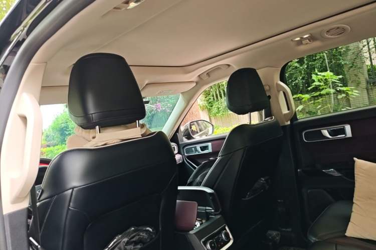 Used Ford Explorer 2023 EcoBoost 285 Four-Wheel Drive Titanium Edition 7-Seater Headliner