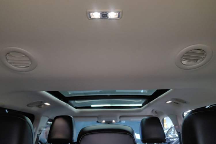 Used Ford Explorer 2023 EcoBoost 285 Four-Wheel Drive Titanium Edition 7-Seater Headliner