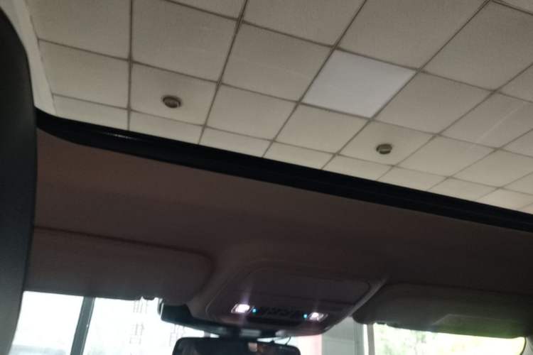 Used Ford Explorer 2023 EcoBoost 285 Four-Wheel Drive Titanium Edition 7-Seater Headliner