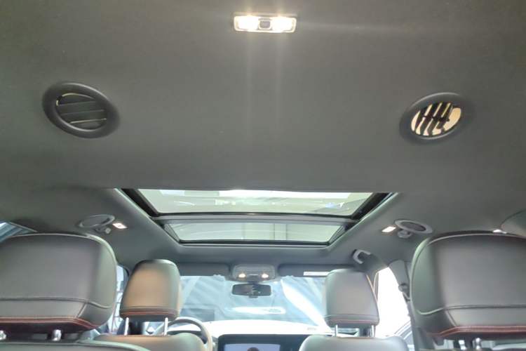 Used Ford Explorer 2023 EcoBoost 285 4x4 ST-LINE 6-Seater Headliner