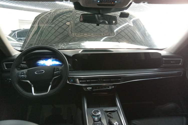 Used Ford Explorer 2023 EcoBoost 285 4x4 Trend Plus Edition 6 Seats Interior 2