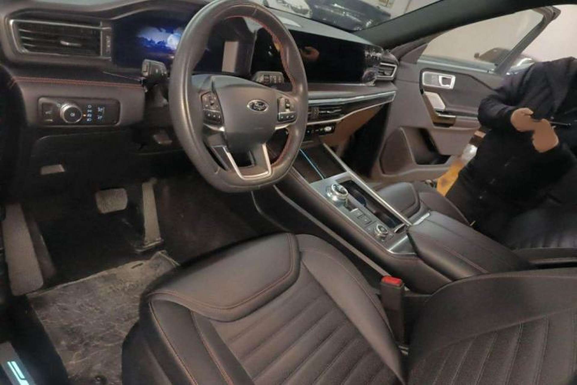 Used Ford Explorer 2023 EcoBoost 285 4x4 ST-LINE 6-Seater Interior 2