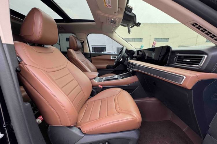 Used Ford Explorer 2023 EcoBoost 285 4x4 Trend Plus Edition 6 Seats Interior 3